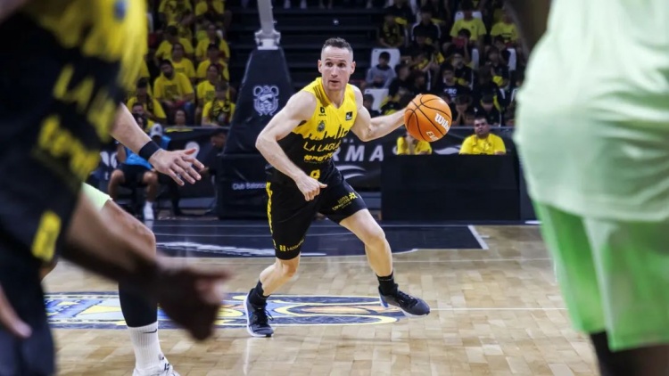 NBA初代老六，42歲進(jìn)入生涯巔峰？！