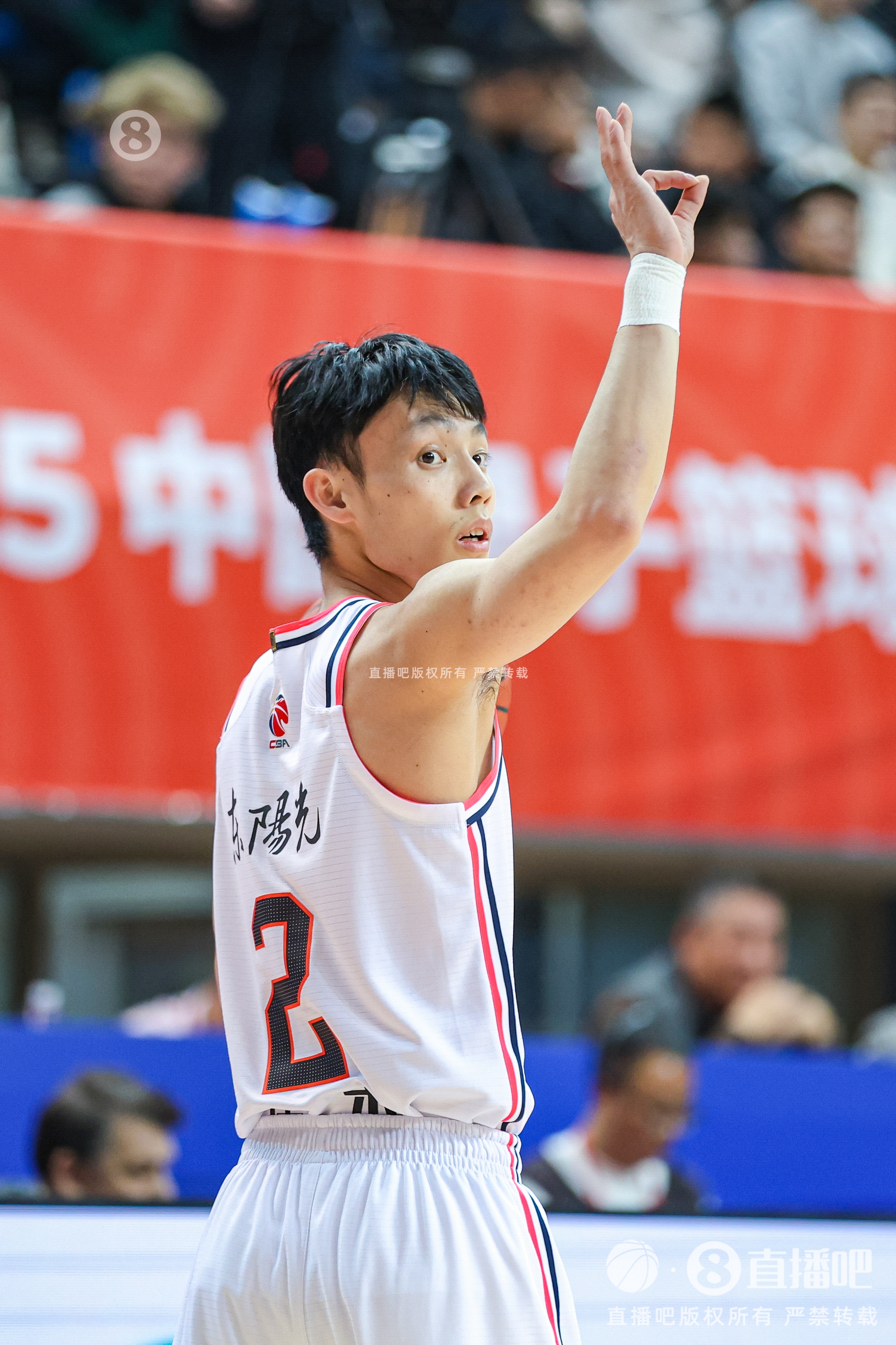 鐵人！本賽季CBA常規(guī)賽僅17名球員做到46場全勤 徐杰、鄒陽在列